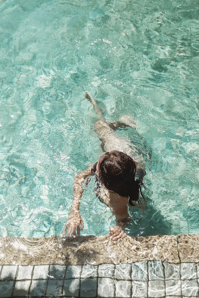 scopata in piscina