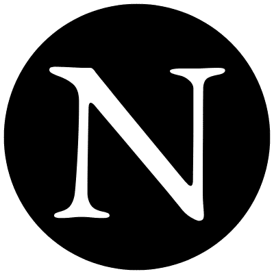 Icona nera con lettera bianca “N” – Narrazione autentica.